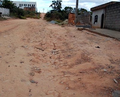 Prefeitura de Divinópolis recebe R$ 482 mil reais do governo federal para pavimentação de ruas Credito foto: Gazeta - Matéria publicada em 9/7/2014 - Bairro Santa Lúcia